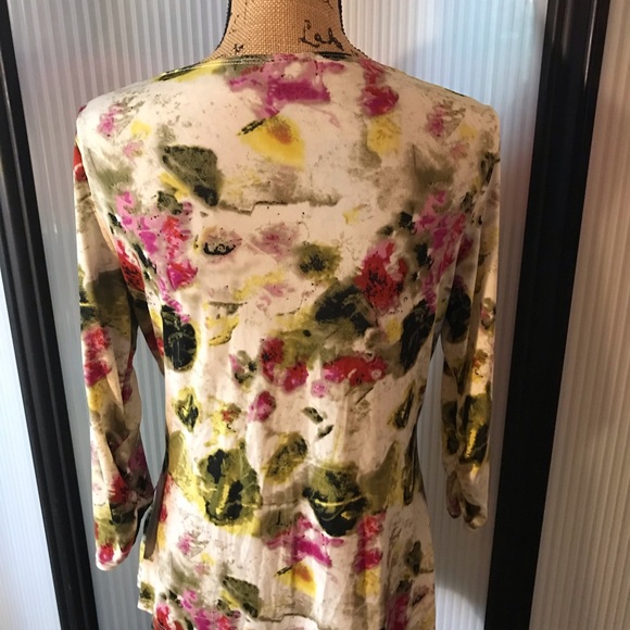 Floral tunic with slouch neck and side sash. - Picture 4 of 8